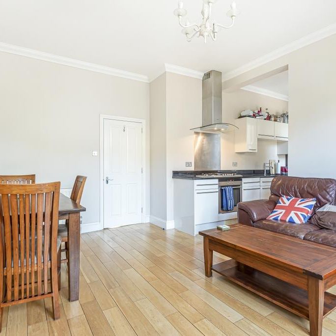 2 bedroom property to rent - Photo 1