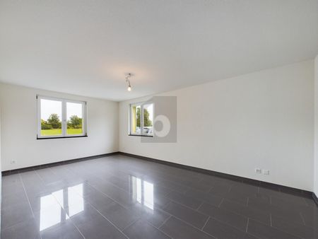 LIGHT OPEN LIVING AREA - Photo 4