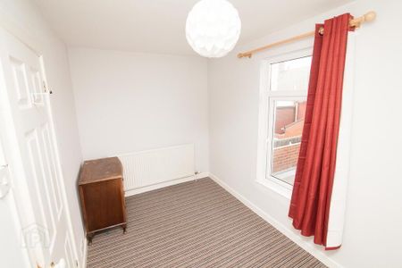 34 Mayflower Street, Beersbridge, Belfast, BT5 4SL - Photo 2