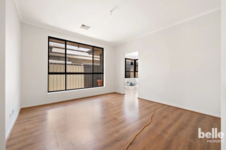 Comfortable Family Living in a Quiet Salisbury North Pocket - Photo 3