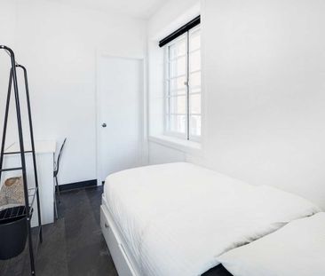 1290 Avenue des Pins Ouest apartment — Montréal, QC (1-Bedroom) - 1... - Photo 5