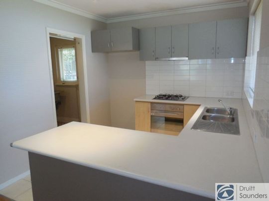 FANTASTIC DUPLEX WALKING DISTANCE TO KARRINYUP SHOPPING CENTRE - Photo 1