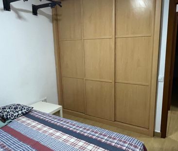 Piso de alquiler en Santa Mª de Los Reyes, Cruz Roja - Photo 2