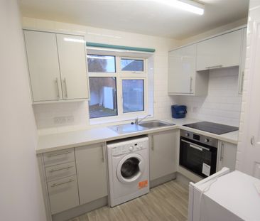 37-39 Ness Road, Shoeburyness Essex, SS3 - Photo 4