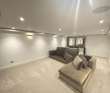 5 bedroom detached house to rent - Photo 3