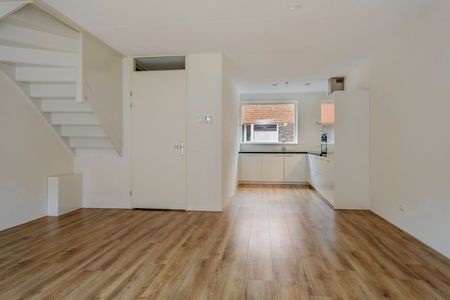 Huis te huur: Hyacinthstraat 214 9713 XL Groningen - Photo 2