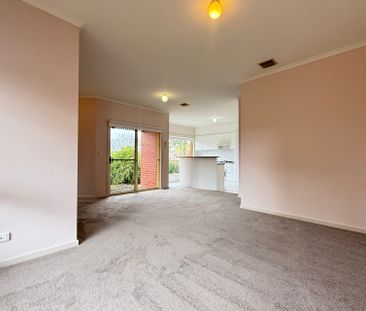 1 Scarborough Square, Mont Albert North - Photo 6