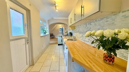 2 bedroom terraced house to rent - Photo 2