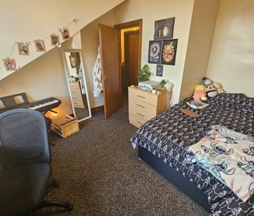 8 Bed - 1 Hill Top Street, Hyde Park, Leeds - LS6 1NW - Student - Photo 5