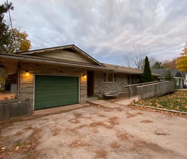 For Lease - 260 Main Street, Grimsby, Ontario - Photo 3