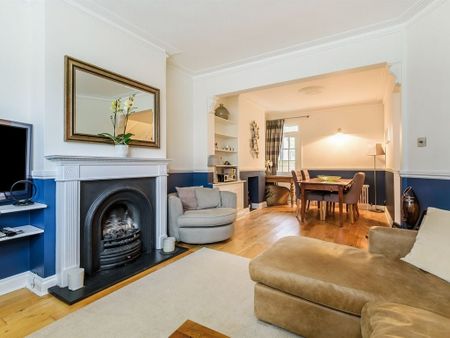 5 Bed Terraced House, Ravensbury Road, SW18 - Photo 3