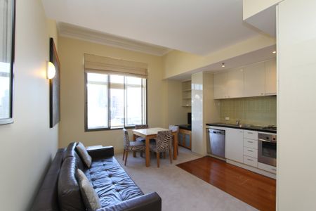 UNFURNISHED ONE BEDROOM - PERFECT LOCATION! - Photo 4