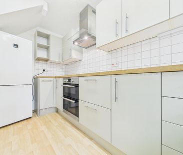 1 bedroom semi-detached house to rent - Photo 3