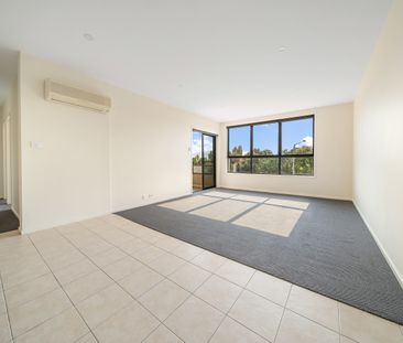 Greenway with park views - Photo 4