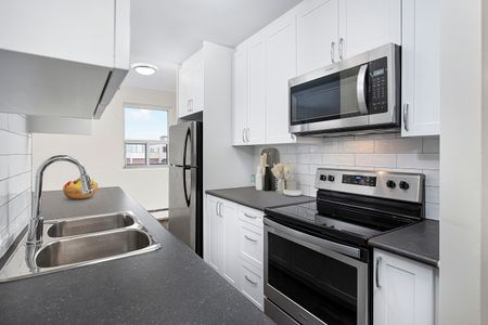 2495 Lake Shore Boulevard, West - Photo 3