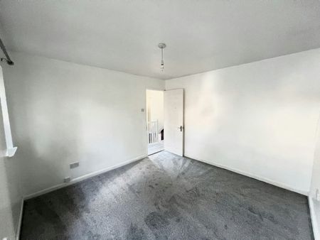 Detached house to rent on - Photo 5