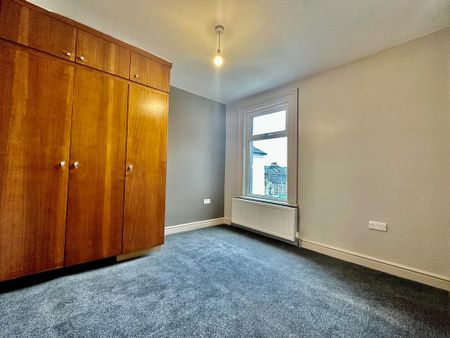 4 bedroom terraced house to rent - Photo 3