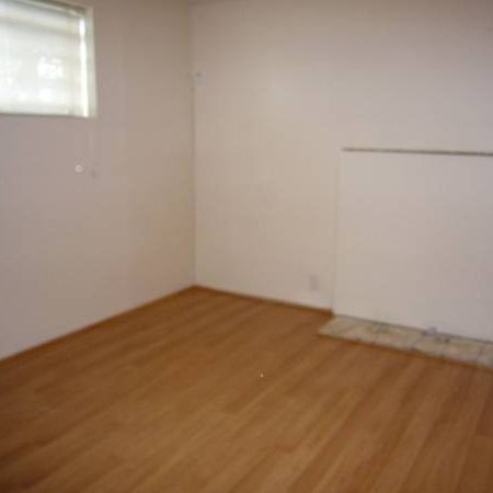 3 bedrooms basement suite - Photo 1