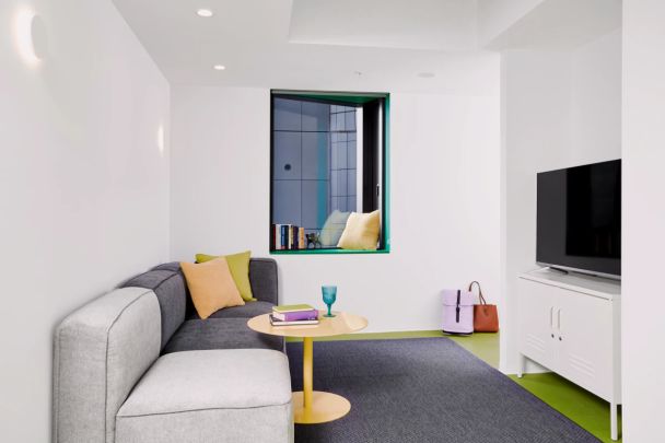 4 Bedroom Apartment - Photo 1