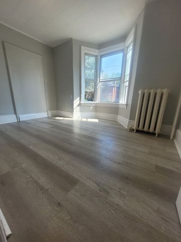 For Lease - 76 Nelson Street Unit# 2, Brampton, Ontario - Photo 2