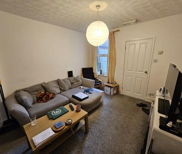 4 bedroom terraced house to rent - Photo 2