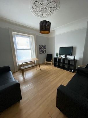 6 bedroom terraced house to rent - Photo 1