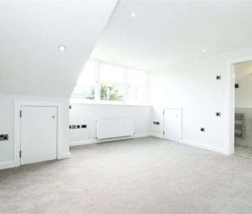 4 bedroom end of terrace house to rent - Photo 2