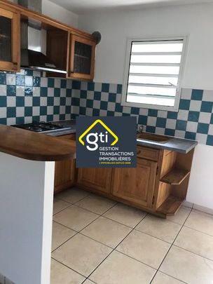 Location Maison 3 pièces 61m² ST ANDRE 97440 - Photo 1