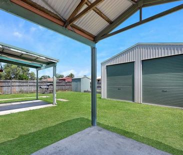 FAMILY HOME WITH POWERED DOUBLE BAY SHED - Photo 3