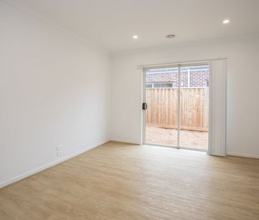 STUNNING STONEHILL - Photo 2