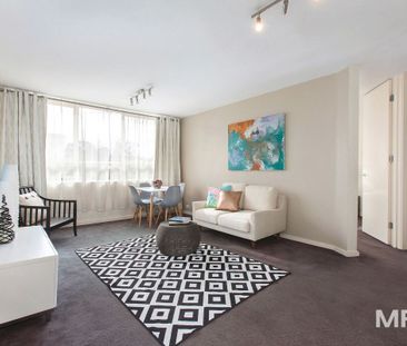 10/2a Dobson Street, South Yarra - Photo 2