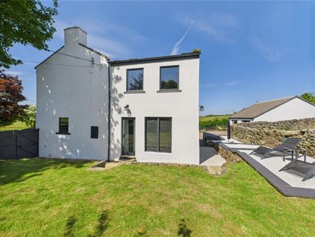 4 bedroom House To Let - Photo 2