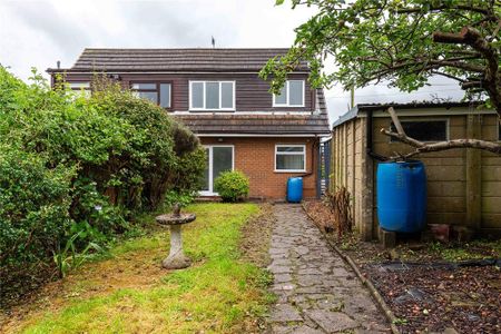 3 bedroom semi-detached house to rent - Photo 2