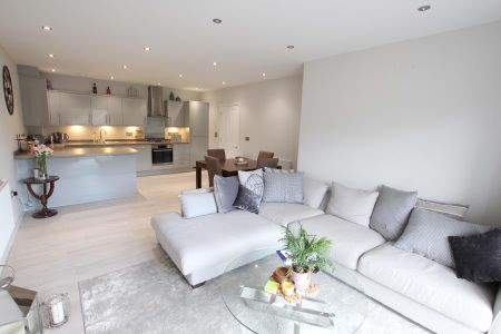 Connaught Road, Woking - 2 bedrooms Property for lettings - Seymours - Photo 5