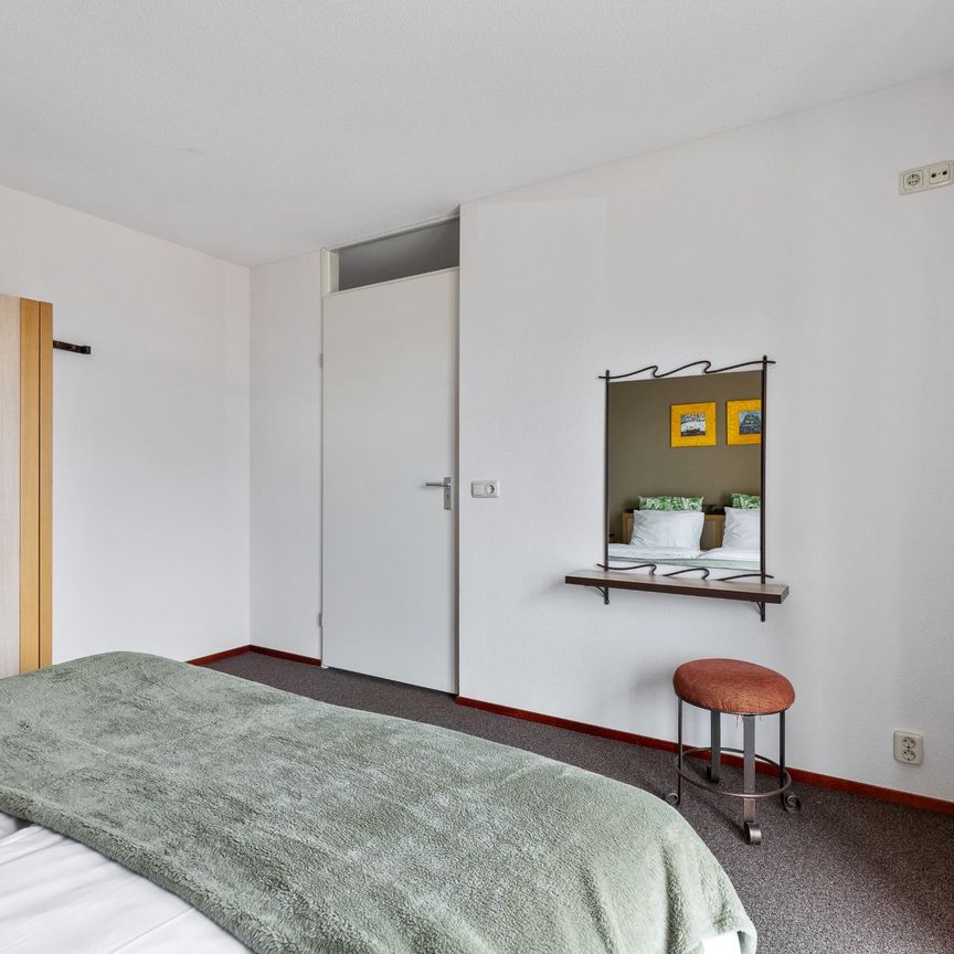 Nicely 2 bedroom apartment, terrace & harbor view - Photo 1