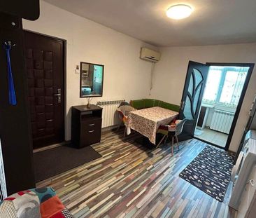 De inchiriat apartament cu 2 camere decomandat, cu balcon 1300lei/luna - Fotografie 5