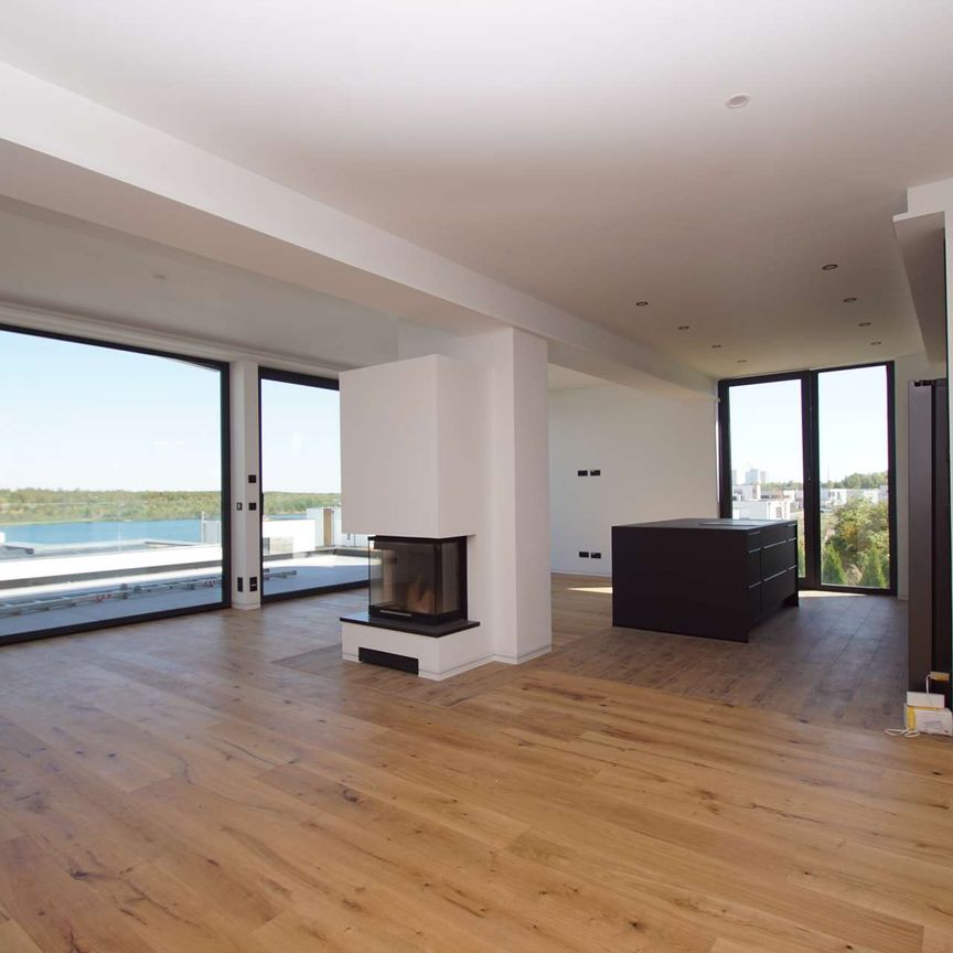 Mit dem Aufzug direkt in die Traumwohnung am Zwenkauer See! - Photo 1