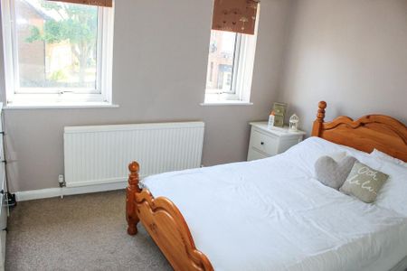 2 bedroom terraced house to rent - Photo 3