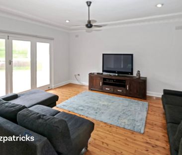 92 Urana Street, Turvey Park, NSW 2650 - Photo 2