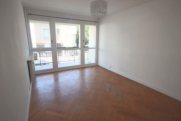 Location Appartement 2 pièces 49m² CHAMALIERES 63400 - Photo 1