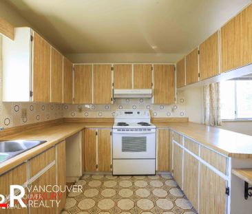 House in Vancouver East Side, BC - Photo 5