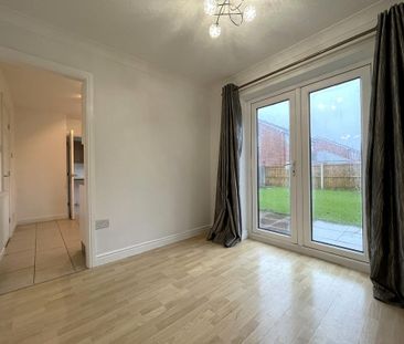 4 bedroom detached house to rent - Photo 4