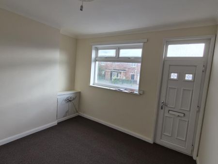 2 bedroom terraced house to rent - Photo 2