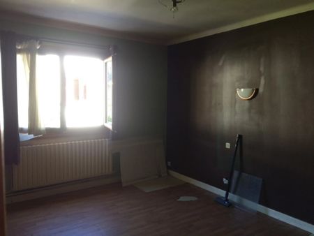 Location Appartement 3 pièces 75m² SALLANCHES 74700 - Photo 2