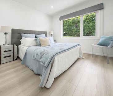 Newly Renovated Garden Apartment - Photo 4