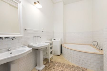 Niepowtarzalny apartament w historycznej kamienicy - Photo 5