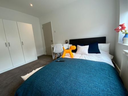 1 bedroom in a house share to rent - Photo 3