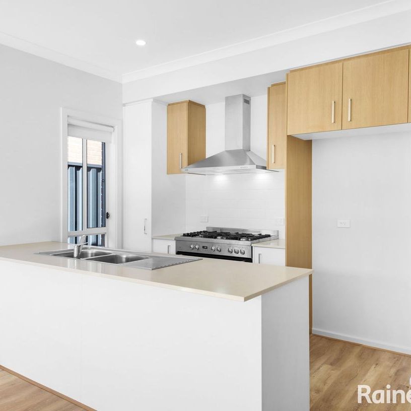 4 Bedroom Rental Home - Photo 1