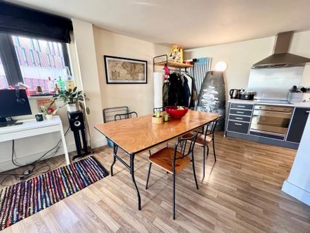 2 bedroom flat to rent - Photo 3