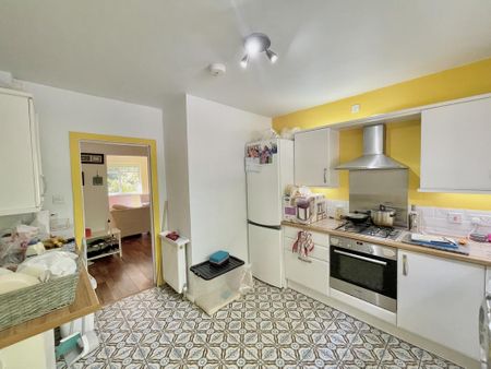 2 bedroom flat to rent - Photo 3